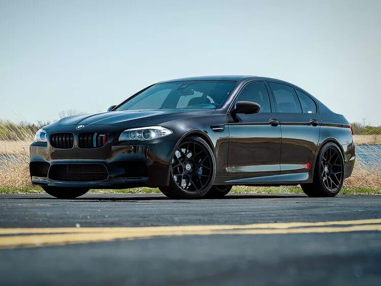 Моды бименджи м5 ф10. Бмв м5 ф10. бмв m5 f10. bmw м5 f10. бмв м5 ф10 рестайлинг.
