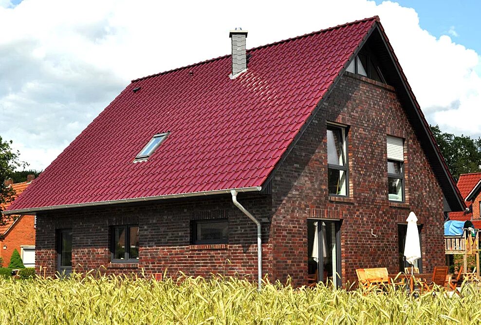 Фото домов с крышей из металлочерепицы Ruukki (Руукки) Компания Вестмет