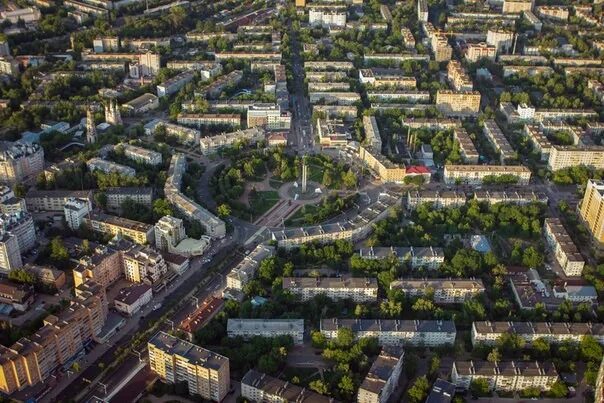 Численность города калуги. Калуга (центр Калужской области). Площадь Победы Калуга с высоты птичьего. Калуга площадь Победы с высоты. Калуга площадь Победы вид сверху.