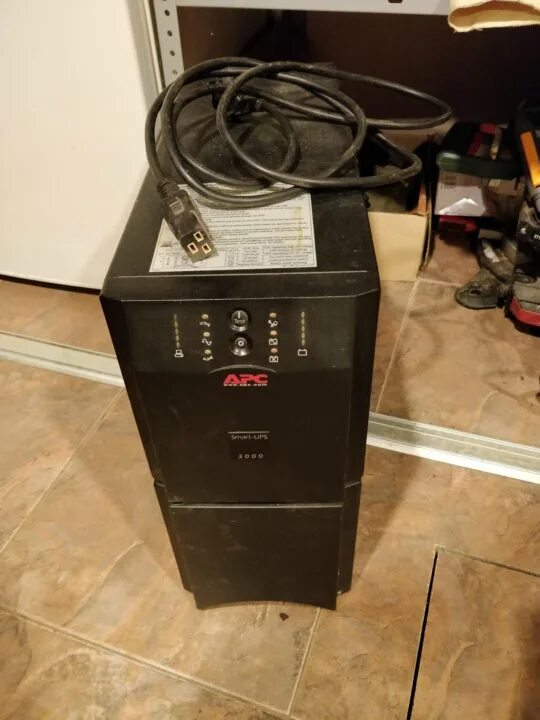 Ибп apc smart 3000. Apc smart ups 3000. smart ups 3000 кассета. apc smart ups 3000 аккумуляторы. smart ups su2200rmxl.
