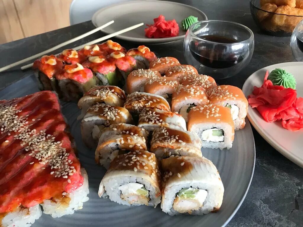 Столовая комплексы. Роллы суши wok. Блюда школьной столовой. Еда когалым. Ресторан сибирь когалым.