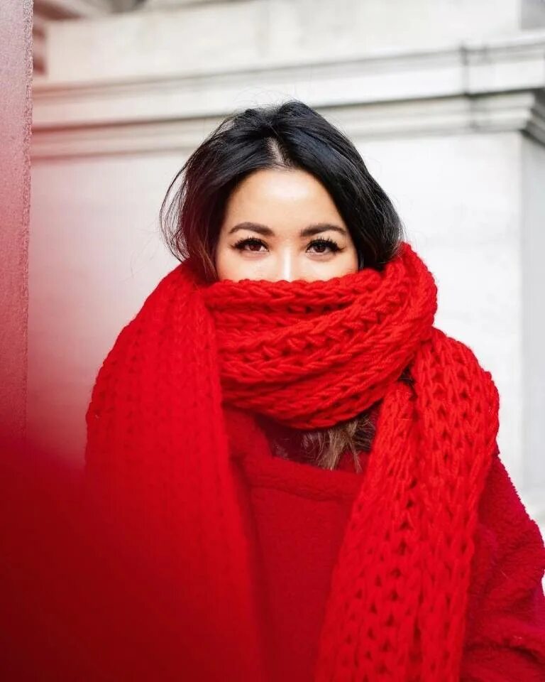 Шарф. Шарф зимний. Девушка в Красном шарфе. Шарф красный.
