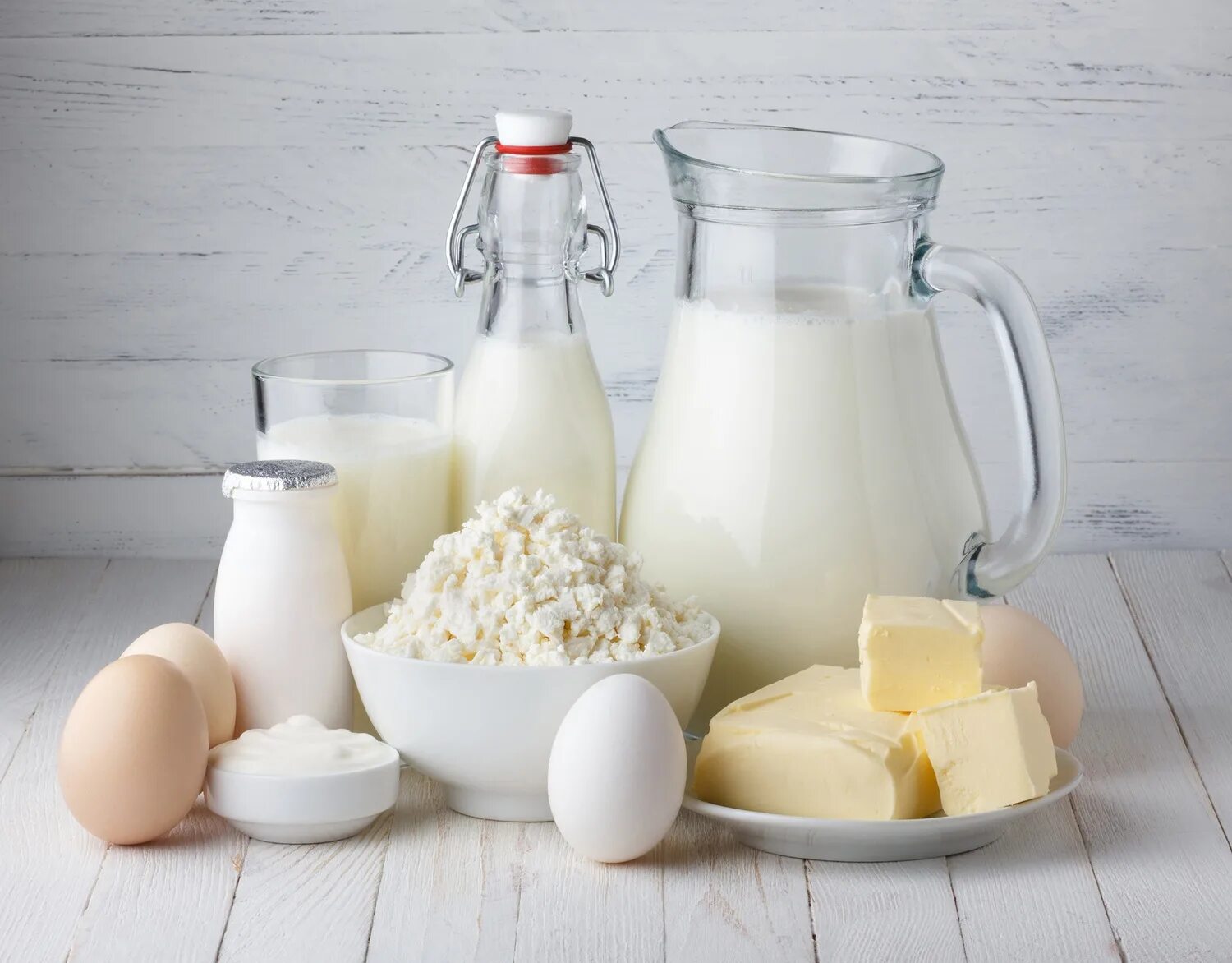 магазинное молоко не киснет. можно ли пить магазинное молоко. можно ли пить магазинное молоко. скисшее молоко. можно ли пить магазинное молоко.