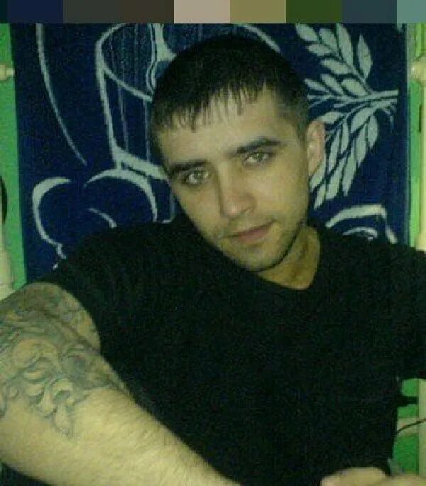 Знакомится с мужчиной заключенный. Истории переписок с зэками. Русские пацаны в тюрьме. Познакомиться с мужчиной с тюрьмы. Зэки знакомятся с парнями.