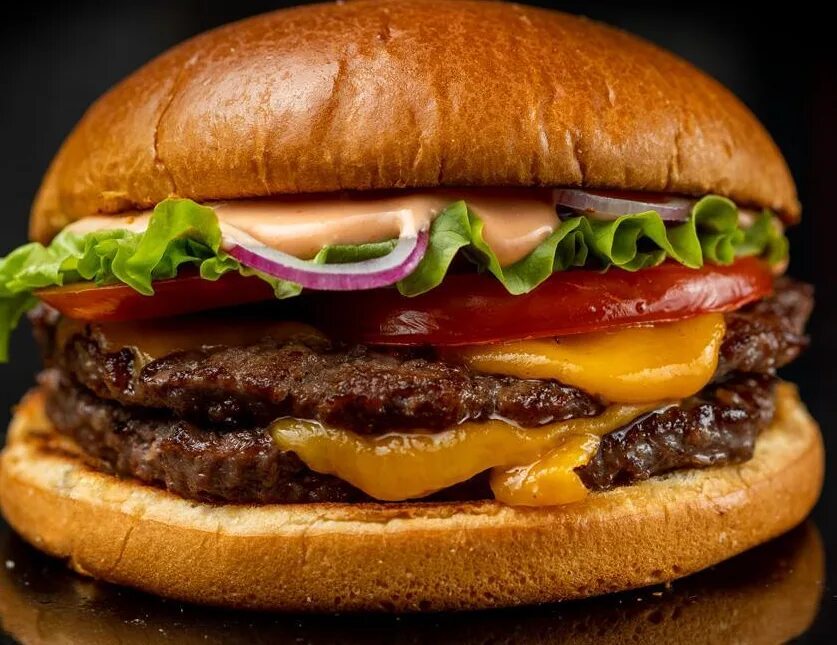 Burger king воппер. Биг чизбургер бургер кинг. Бургер кинг 2023. Воппер бургер кинг. Большой бургер в бургер кинг.
