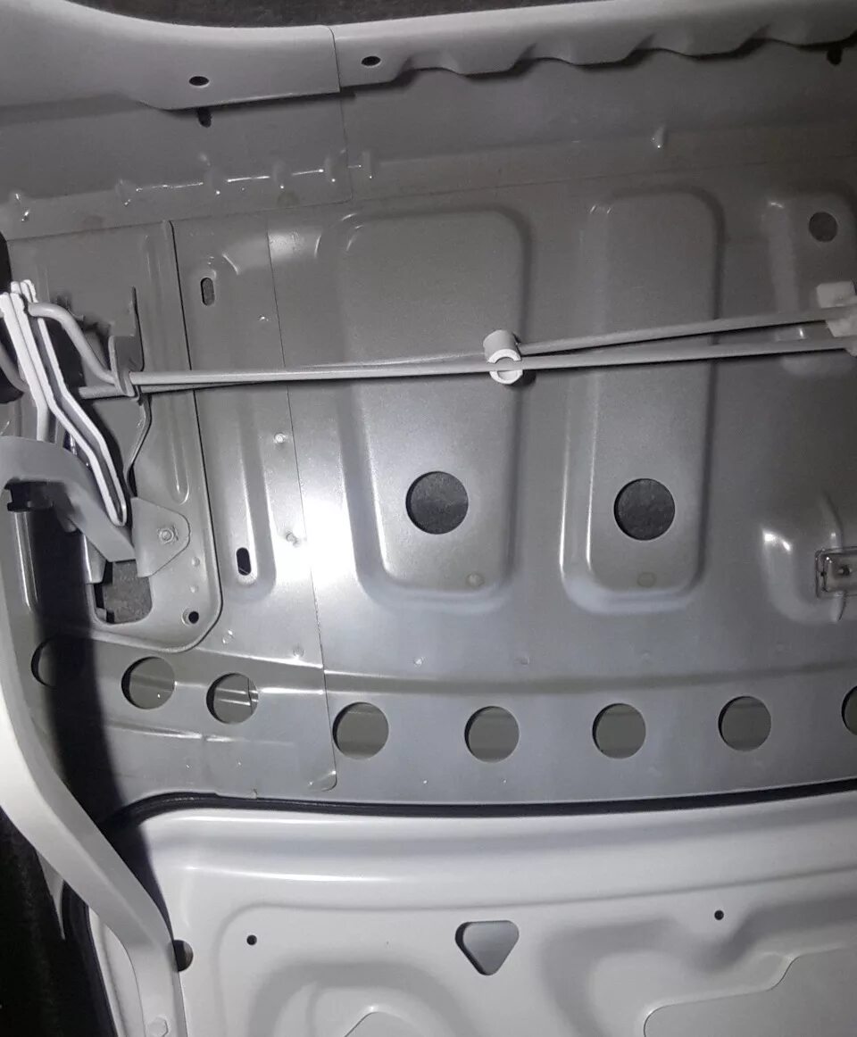 Доработка торсионов открытия крышки багажника - Nissan Sentra (B17), 1,6 л, 2015