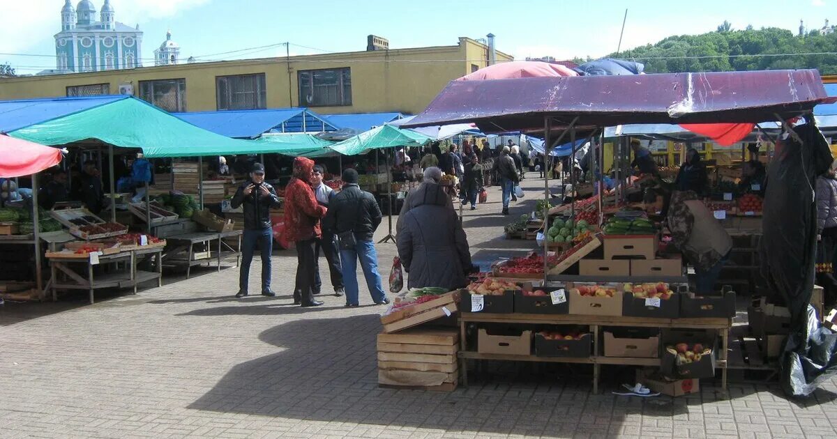 Купить базара в витебске. Заднепровский рынок Смоленск. Колхозный рынок Смоленск. Рынок на Колхозке Смоленск. Смоленский рынок в Витебске.