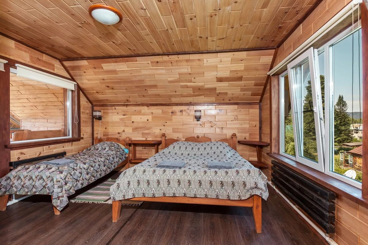 База алтын кель горный алтай. Турбаза эстюба алтай. Турбазы на телецком озере. Телецкое озеро турбазы. Артыбаш турбаза золотое озеро.