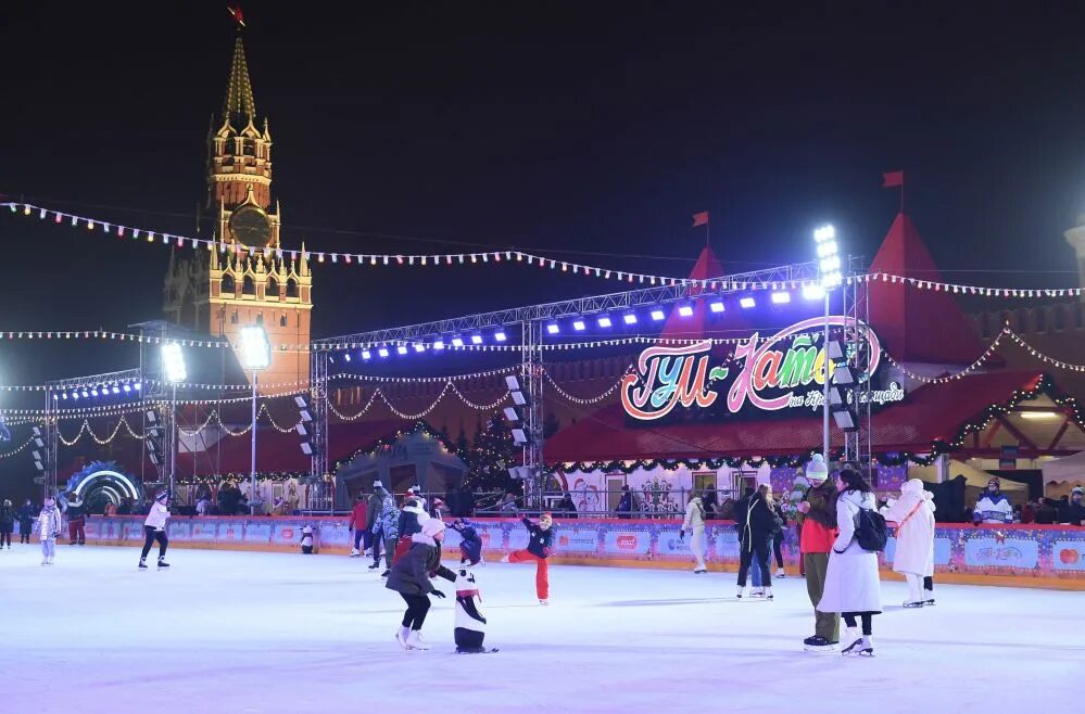 Купить билеты на каток на красной. ГУМ-каток Москва 2022. ГУМ-каток на красной площади. Каток ЦУМ красная площадь. ГУМ-каток на красной площади 2022.