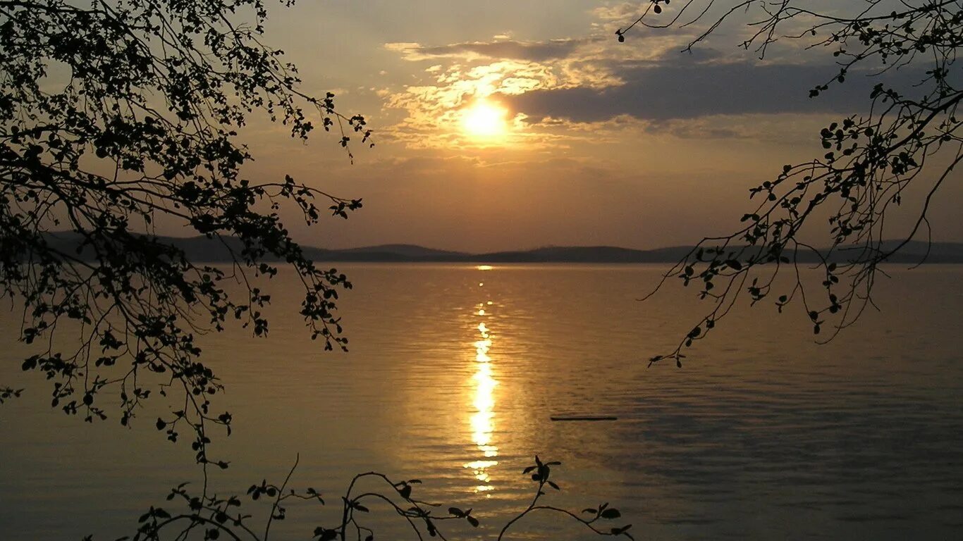 Тихий вечер закат. Озеро Исеть Среднеуральск рассвет. Исетское озеро. Исетское озеро Свердловская область. Закат на озере.