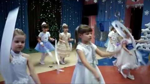 Танец снежинок под песню снежинки