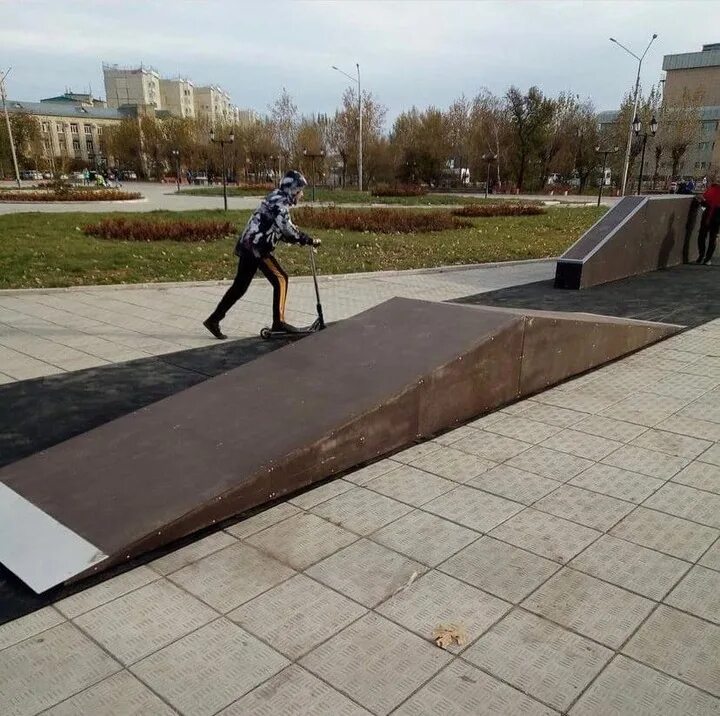 Площадь кск. Скейт парк Чита. Площадь труда КСК Чита. Читинский скейтпарк в парке пионеров. Новый скейт парк Чита.