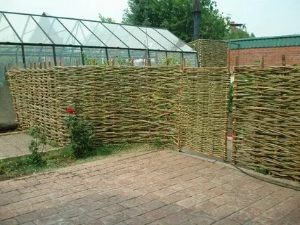Плетеный забор из ивы своими руками