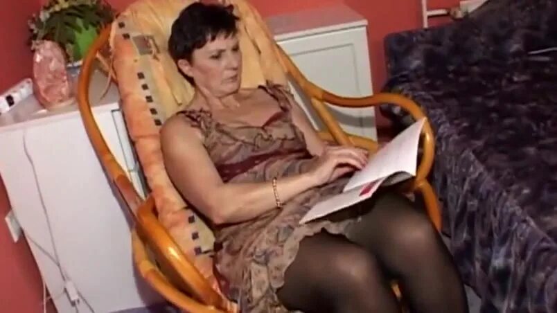 Старушка в деревне. Старушки веб-камера. Granny двойное. Подруги в старости. Бабушка марго.