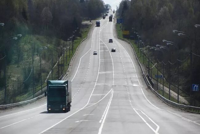 Дорога в великом новгороде. Автодорога р-47. Великий новгород трасса. Безопасность автомобильных дорог. Дорога новгород.