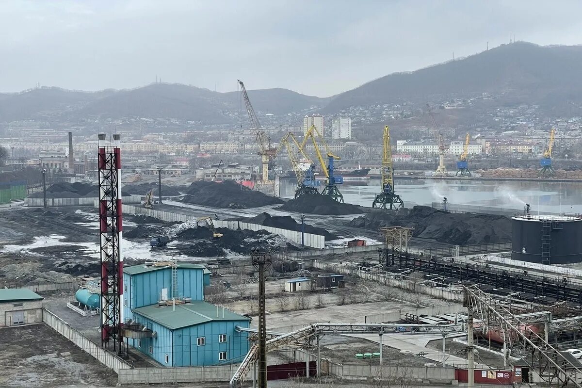 Угольный завод в Находке. Порт восточные ворота - Приморский завод. Находка уголь. Угольные предприятия в Находке.