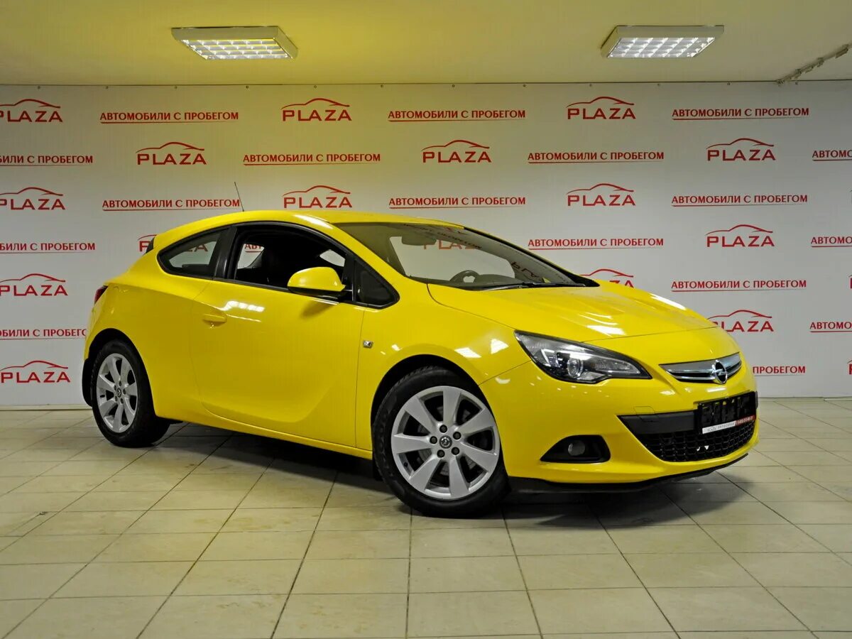 Opel Astra j Рестайлинг 2013. Opel Astra GTC J Рестайлинг, 2013. Opel Astra 2018 желтая. Opel GTC J желтый. Opel петербург