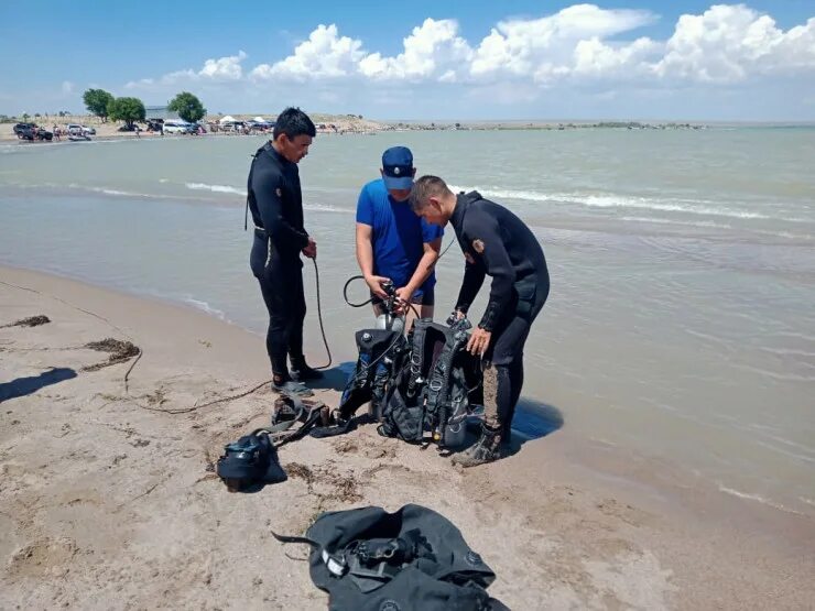 Утонули 2 детей в Казахстане. Трагедии на море затонувшие люди.