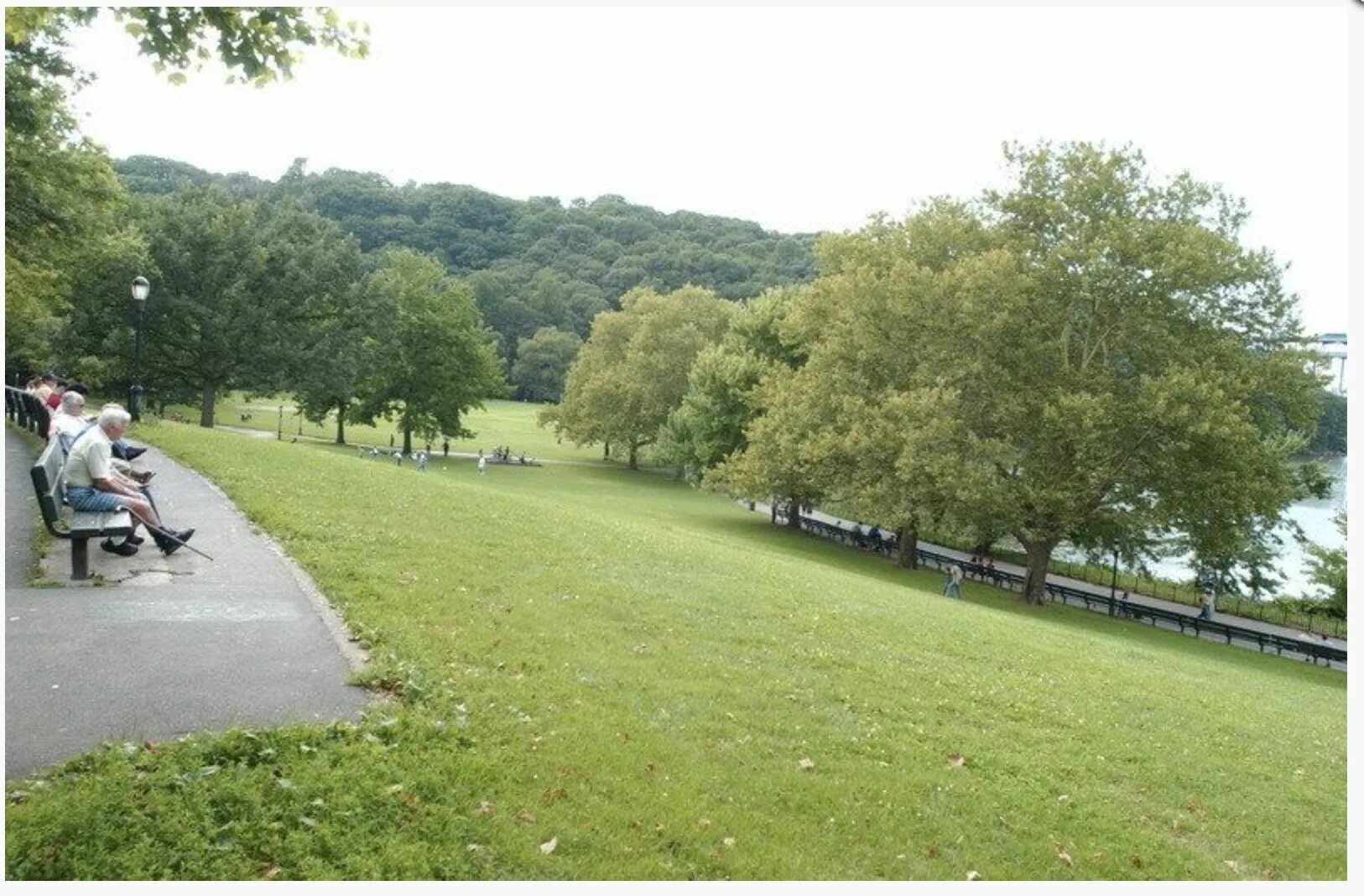 Парк хиллс ижевск. Парк Inwood Hill Park. Hill Park Липецк. Хилл парк Липецк летом. Хиллари парк Липецк летом.