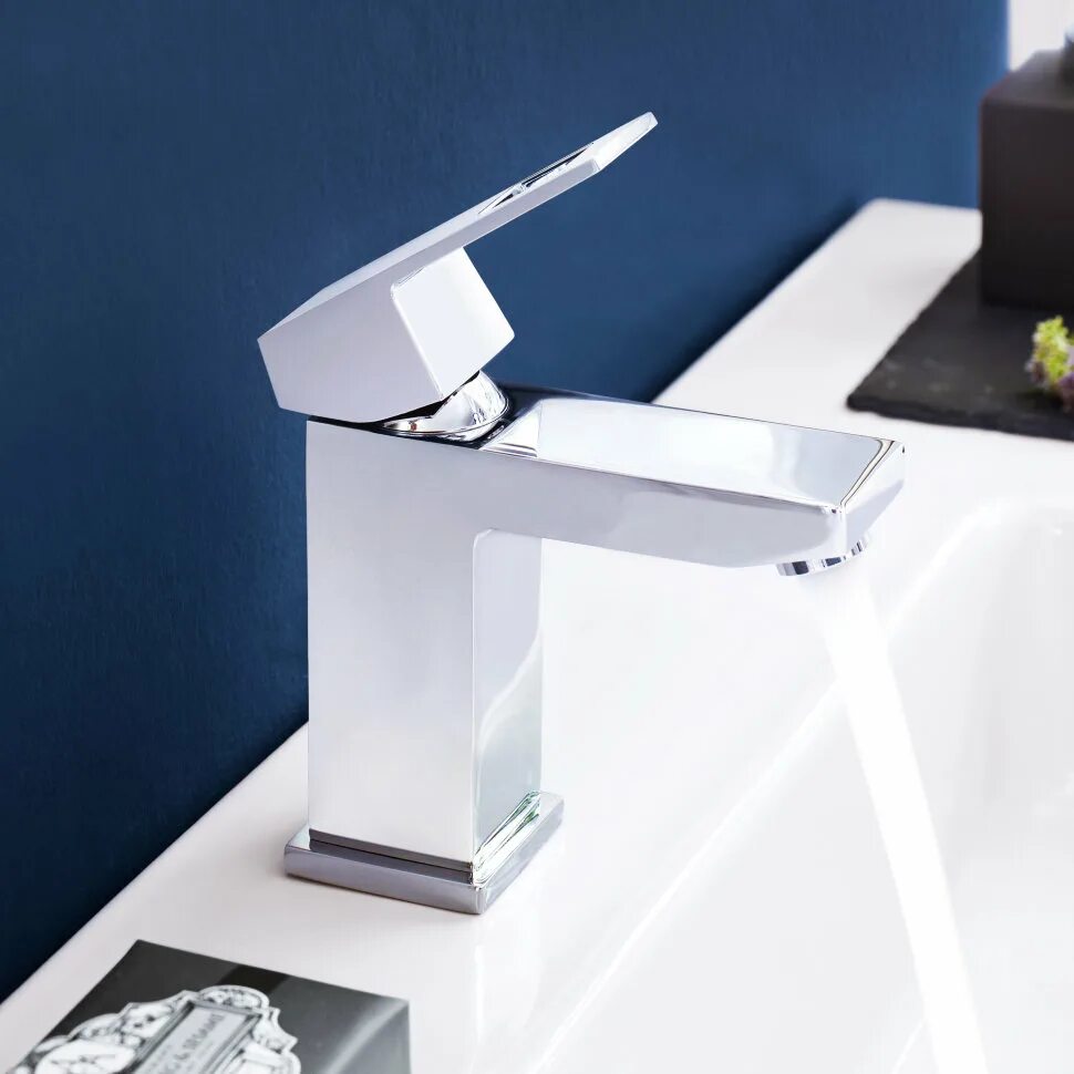 Grohe m size. Grohe eurocube 23132000. 23132000 grohe. смеситель для раковины grohe eurocube. grohe 23141000 eurocube.