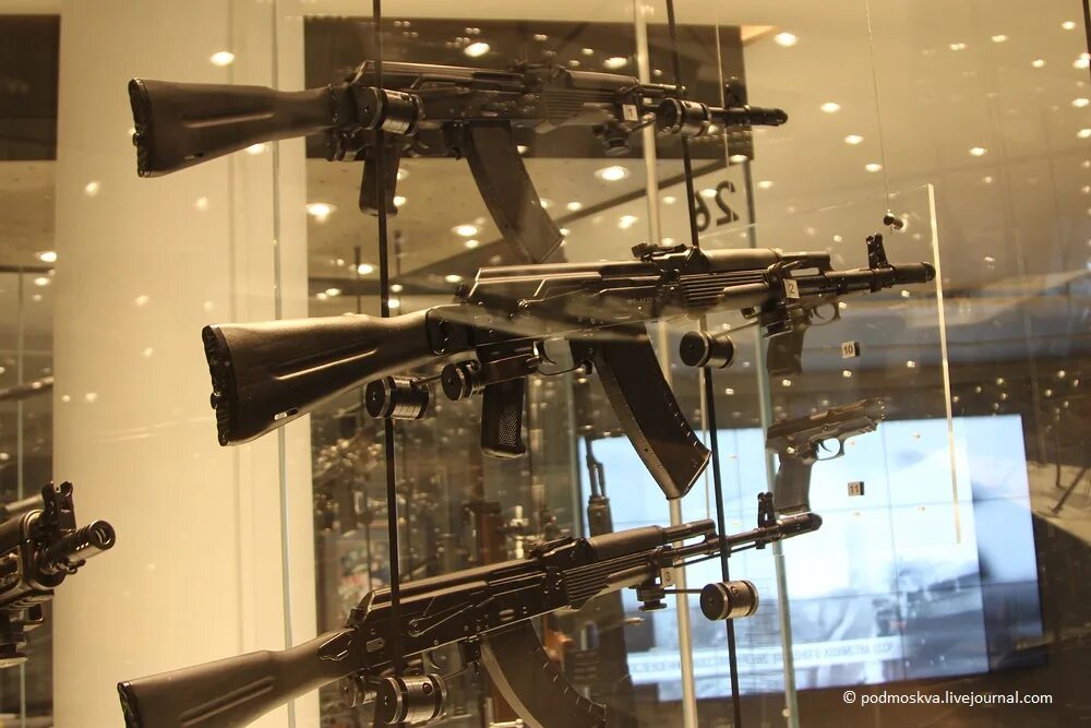 музей тульский оружейный музей. пулемет максим в златоустовском музее. оружейный музей в туле. тула музей пушка. тульский музей оружия.
