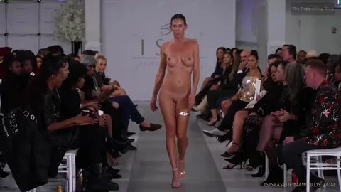 There is a new nude fashion show on Dutch television. 