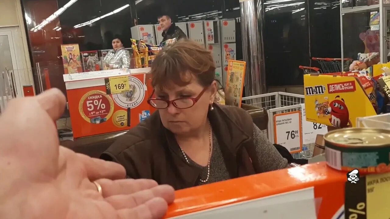 Директор магазина дикси. Директор магазина дикси. Директор магазина дикси. Директор дикси. Работники дикси.