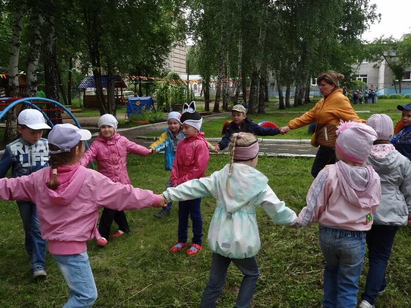 Хоровод детей. Народные игры для детей. Летние народные игры. Народные игры на улице. Народная игра развивает