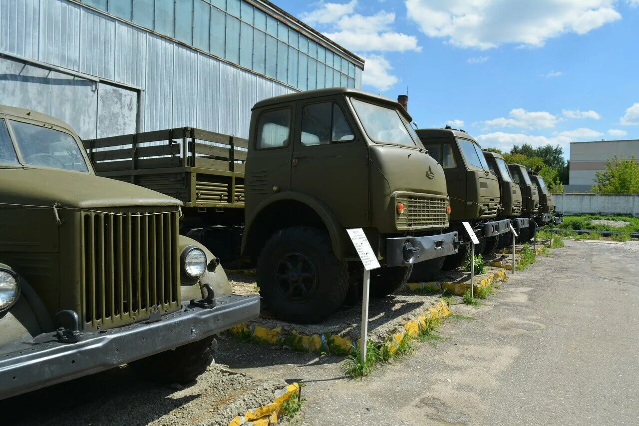 Регион 15 на военных автомобилей. ЗИЛ-443114. Музей военной автомобильной техники. Музей военной автомобильной техники Рязань. Музей военной автомобильной Владимира.