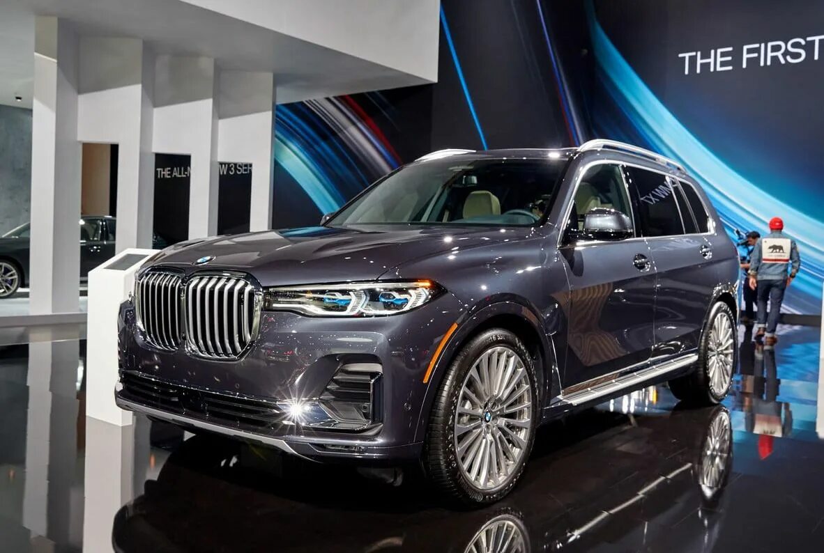 Семь икс семь. BMW x7 xdrive40i. БМВ х7 2020. БМВ x7 2020. BMW x7 2019.