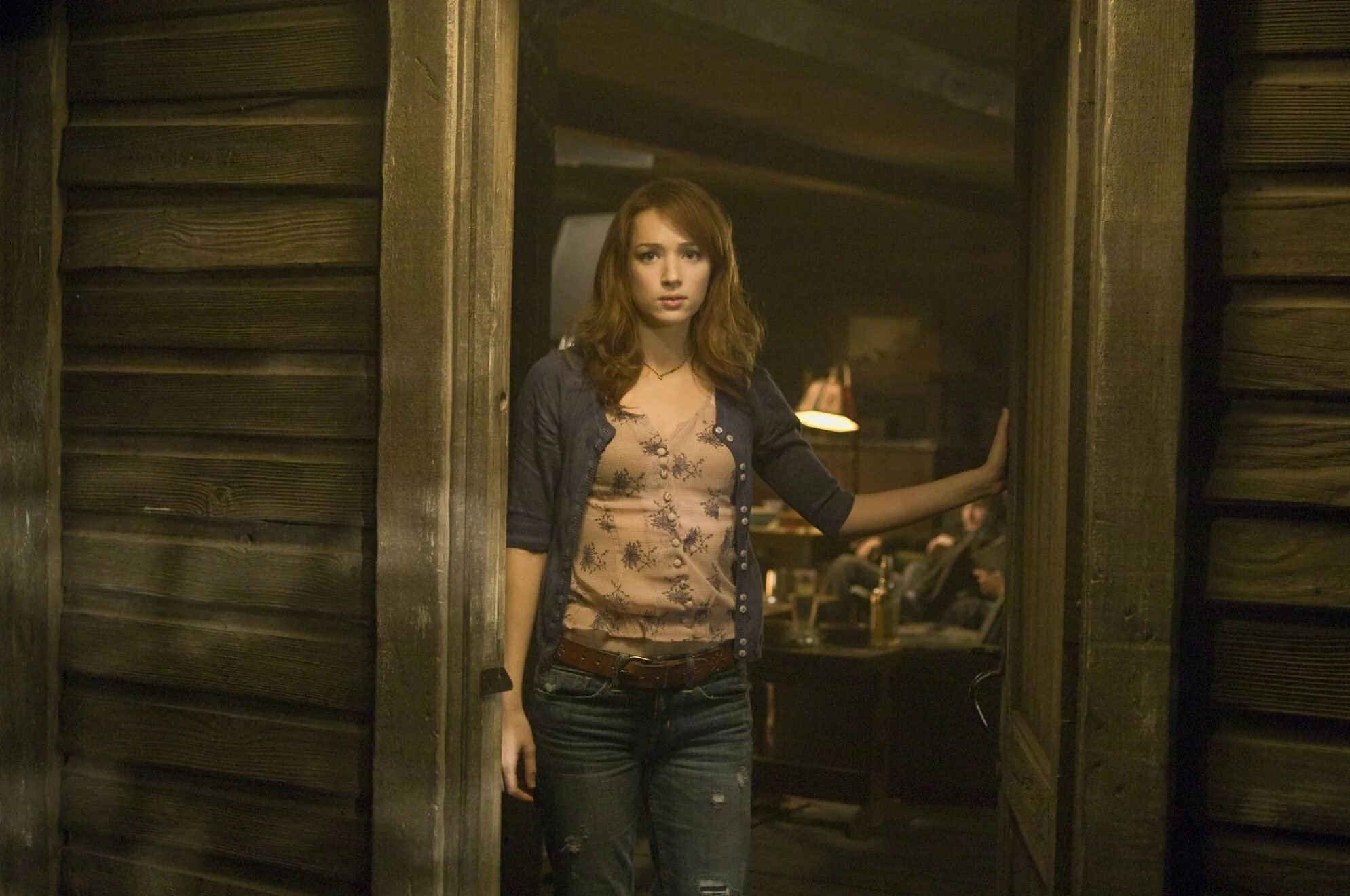 Оливия деджонг gagged. Запертый 2017. Фильм про замок и любовь. Запертый 2017. Взаперти фильм 2017.