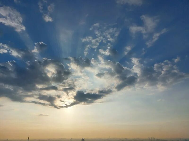 Мирное небо на доловой. Голуби в небе. Мирное небо голуби. Мирного неба над головой. Пожелания мира и добра.