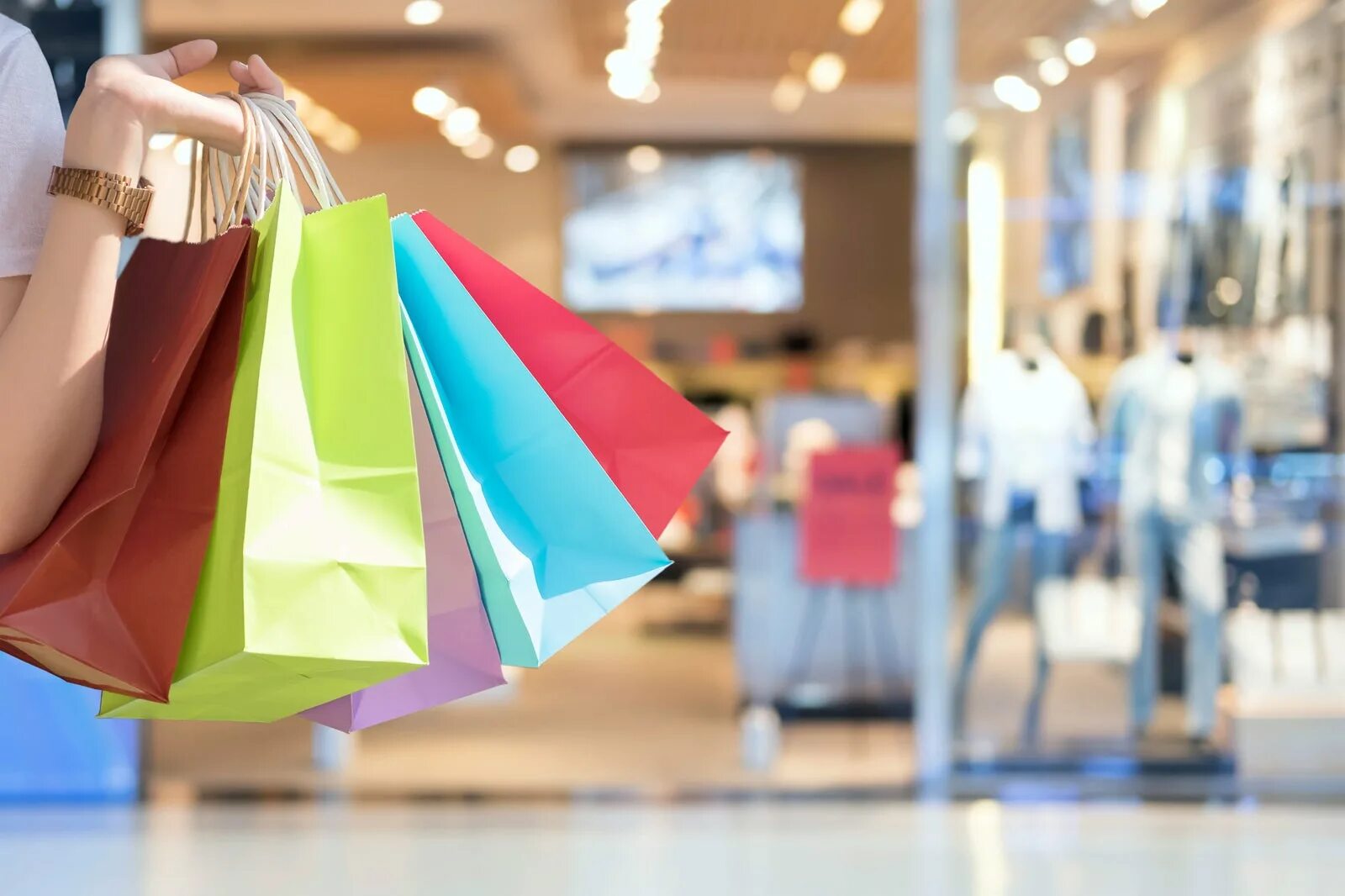 Переведи go shopping. Девушка шоппинг. Импульсивные покупки. Спонтанные покупки. Девушка с пакетами шоппинг.