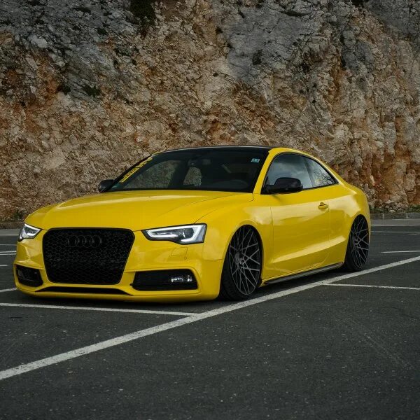 Yellow 5 6. Ауди rs 5 желтая. audi a5 yellow. audi s5 желтая. audi s5 жёлтая матовая.