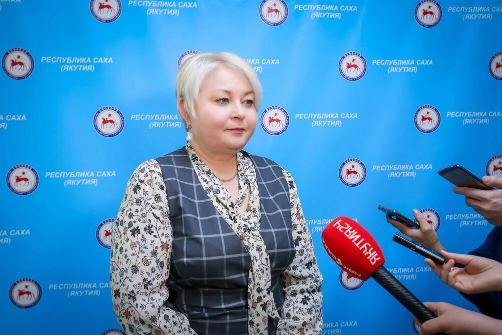 Борисова елена афраимовна. Министр здравоохранения республики саха. Елена борисова якутия. Министр здравоохранения якутии 2021. Елена борисова министр якутия.