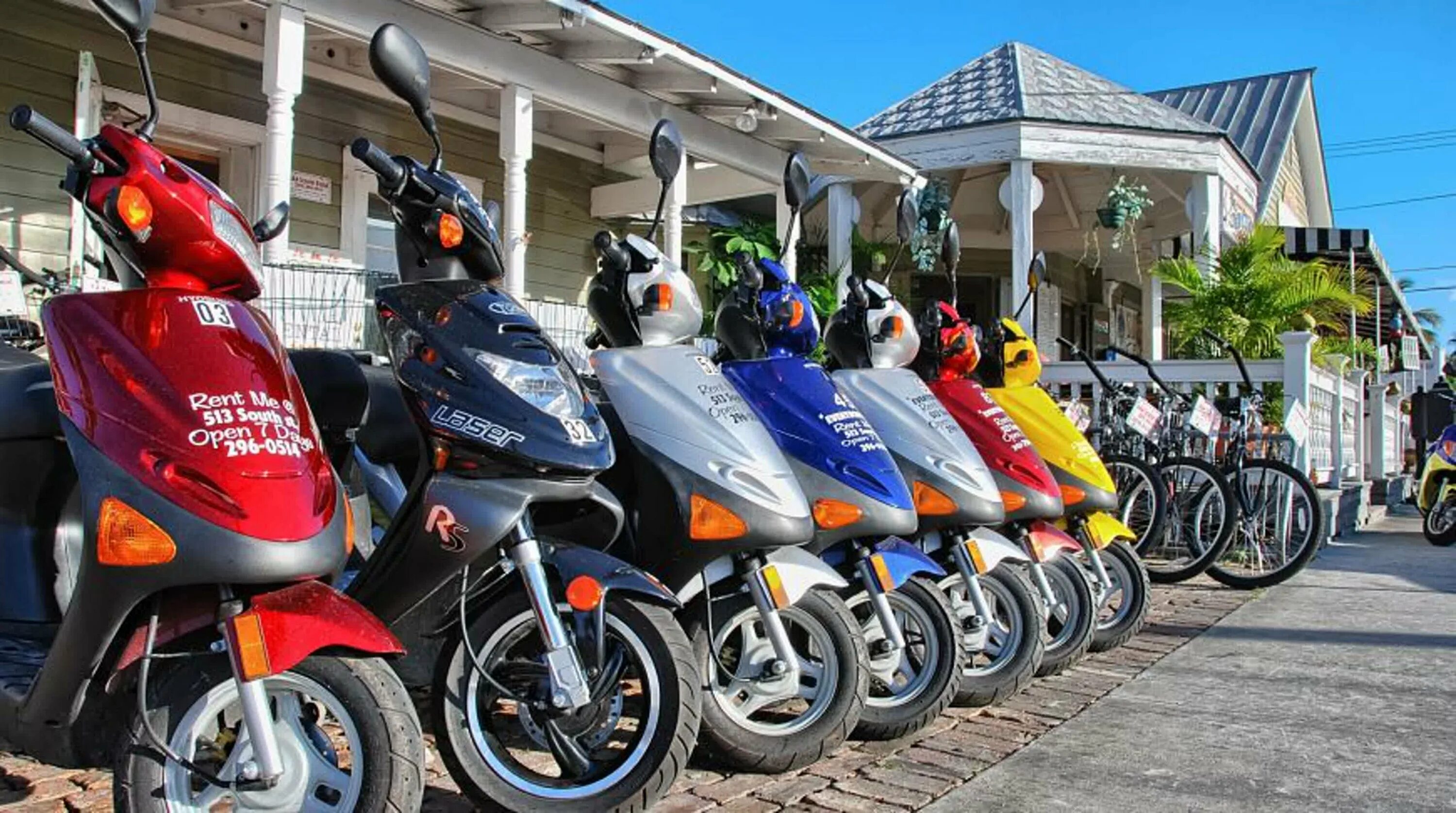 Байк в паттайе. Пхукет скутер. Мопеды в Тайланде. Мотоцикл мотороллер. Скутер в Тайланде.
