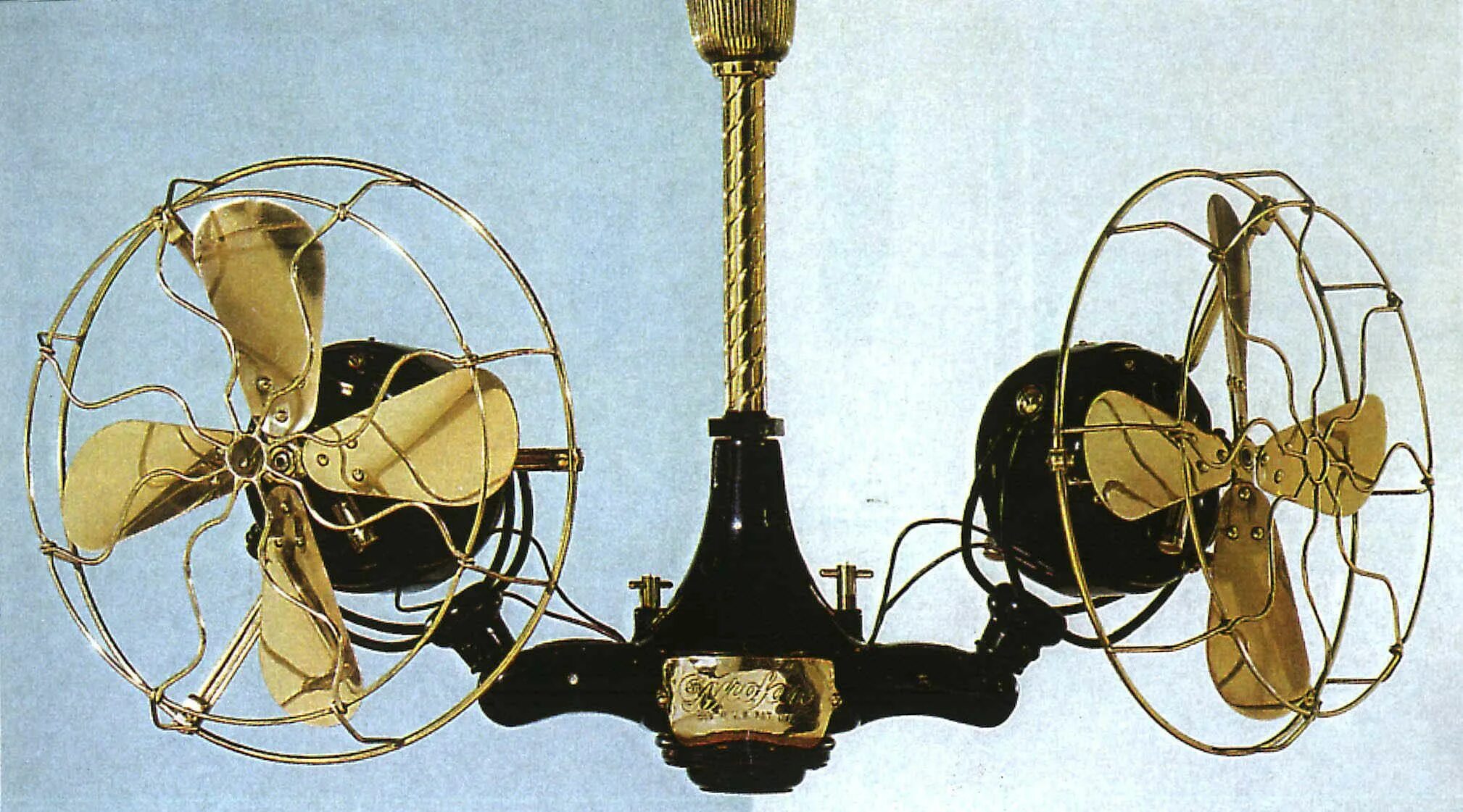 Old fans. Антиквариат вентилятор. Antique General Electric desktop Fan. 1920s Electric Fan. Винтажные вентиляторы Стерлинга.