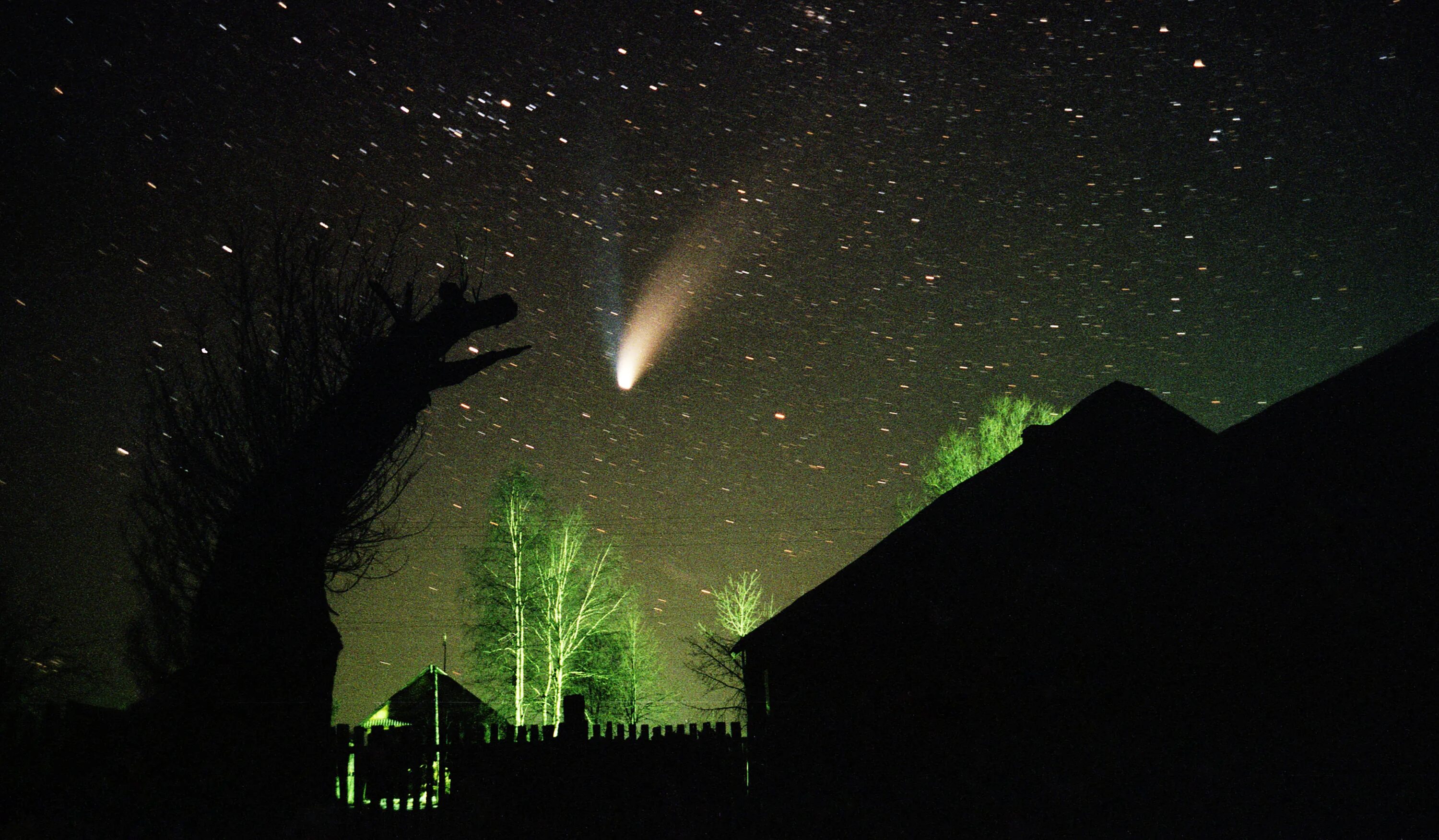 Комета в хабаровске сегодня. Комета Хейла-Боппа. Комета c/1995 o1 (Хейла-Боппа). Комета Хейла-Боппа 1995. Комета Хейла-Боппа 1997.