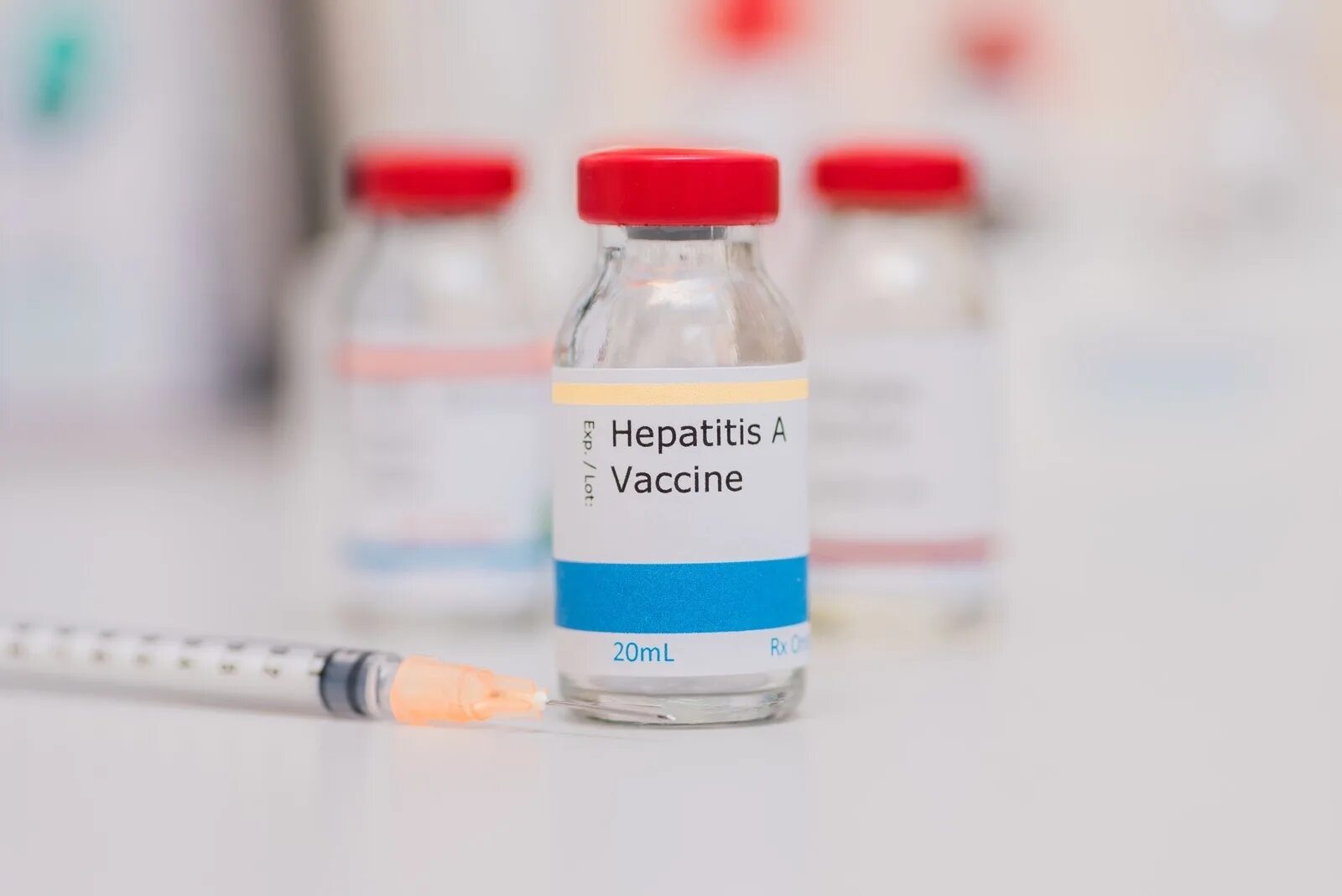 Вакцина против гепатита в. Hepatitis a vaccine. Гепатит б вакцина. Шприц с вакциной гепатит б. Вакцина гепатит а цена