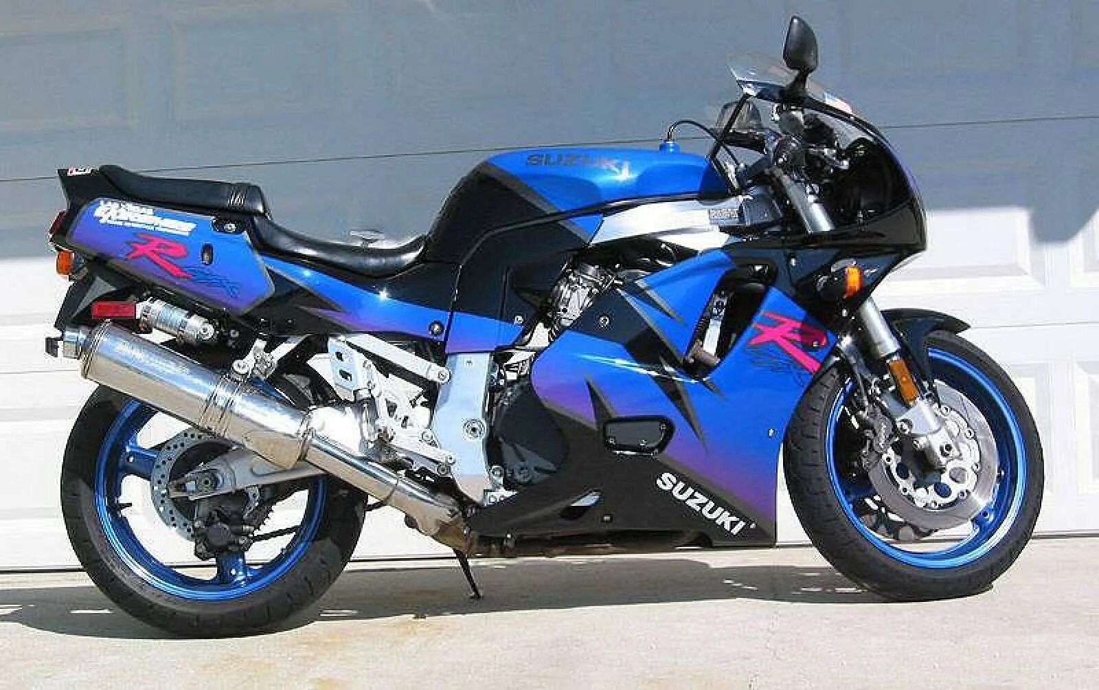 Сузуки gsx купить. Suzuki GSXR 600. Suzuki GSX-r600 1993. Suzuki GSXR 600 1992. Suzuki GSX-R 1992.