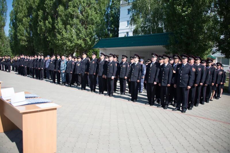 Сайт института мвд воронеж. Воронежский институт МВД 2021. Генерал института МВД Воронеж. Воронежский институт МВД преподаватели. Воронежский институт МВД России выпуск 2004.