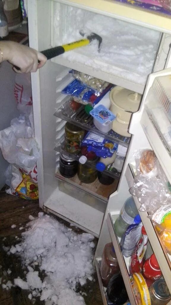 Оттаивание холодильника. Холодильник размораживается. Разморозить холодильник. Для разморозки холодильника.