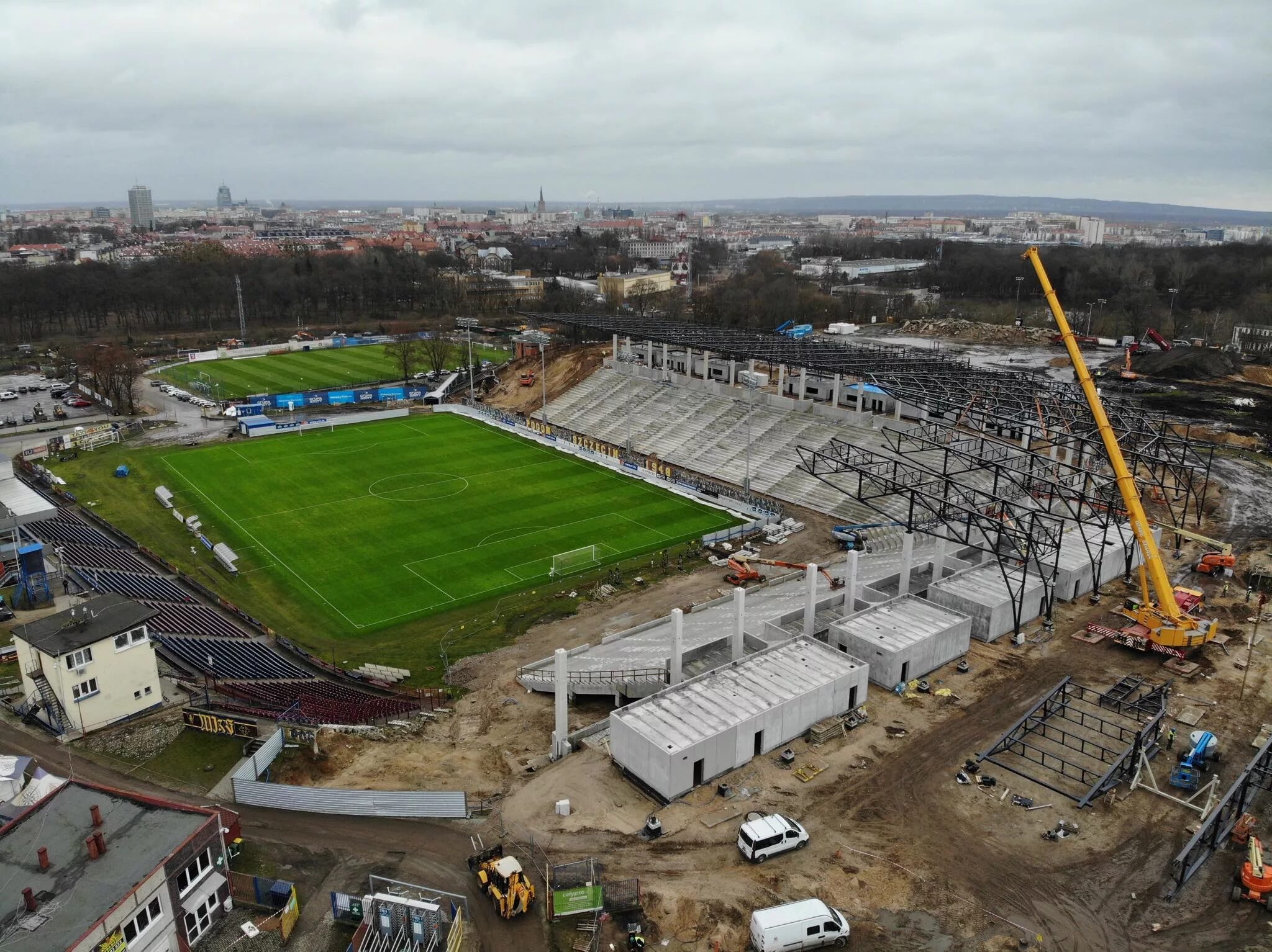 Стадион погонь Щецин. Реконструкция стадиона Торпедо. Стадион Торпедо. Stadion Floriana Krygiera погонь Szczecin Польша футбольный стадион.