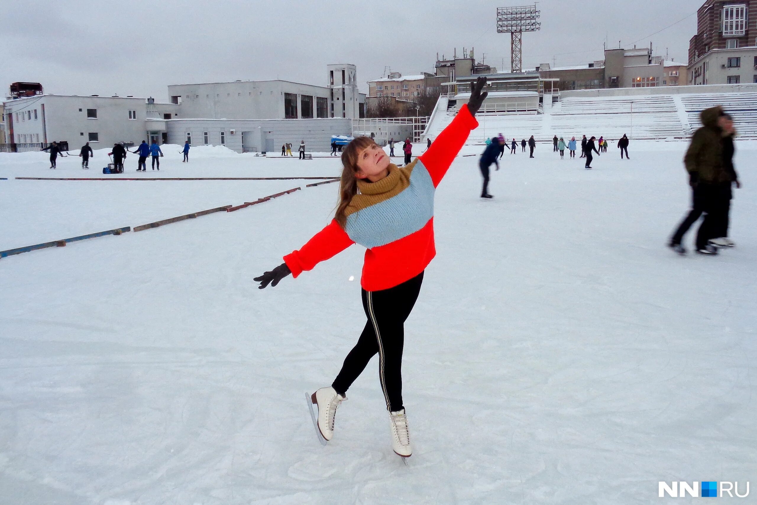 Каток на бетанкура нижний новгород. Каток на стрелке. Каток нижний новгород. Закрытый каток нижний новгород с прокатом коньков. Каток в швейцарии нижний.