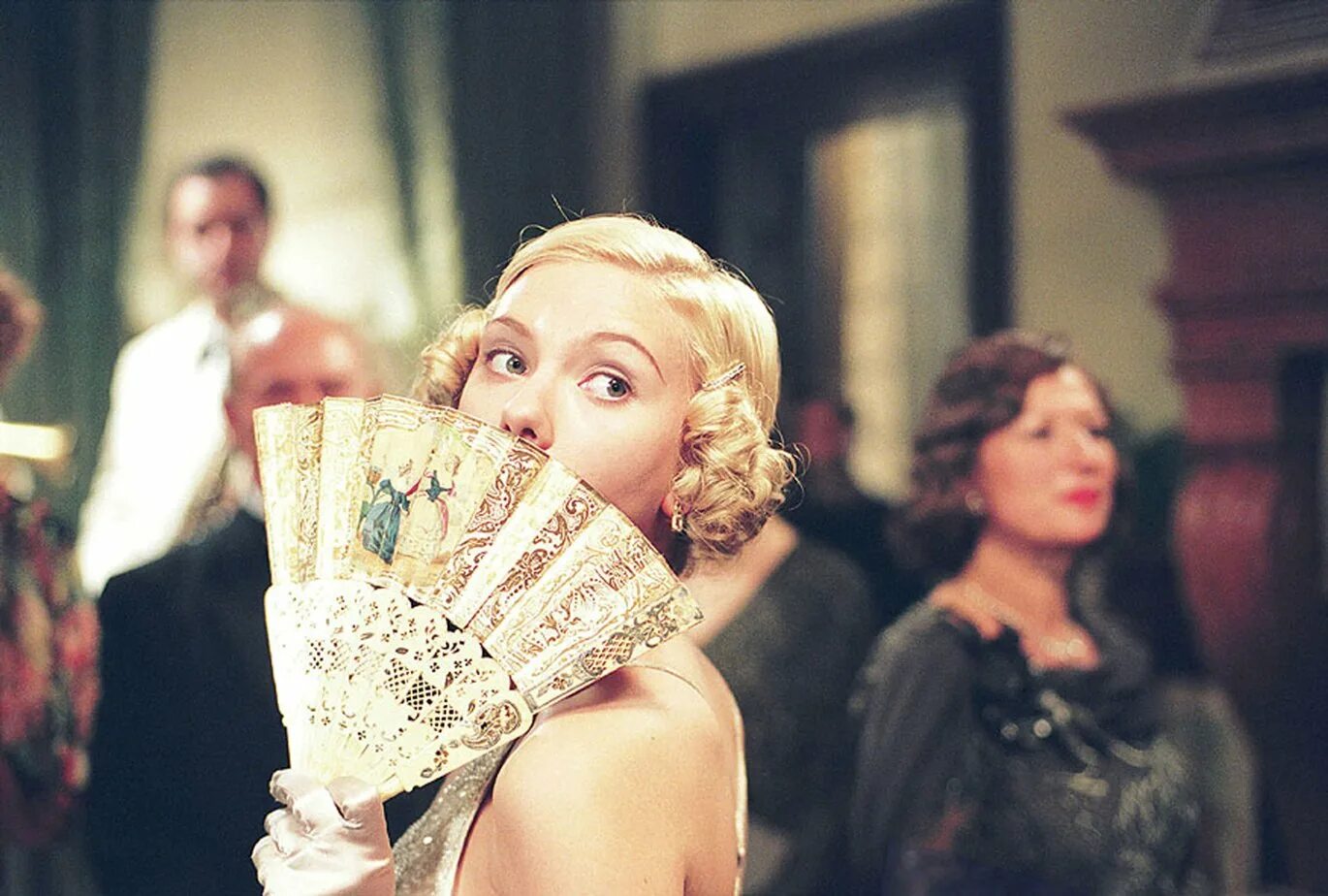 Хорошая женщина фильм 2004. Дамам хорошо. Скарлетт йоханссон хорошая женщина. Если женщина красива в 20. Веер леди уиндермир фильм 1985.