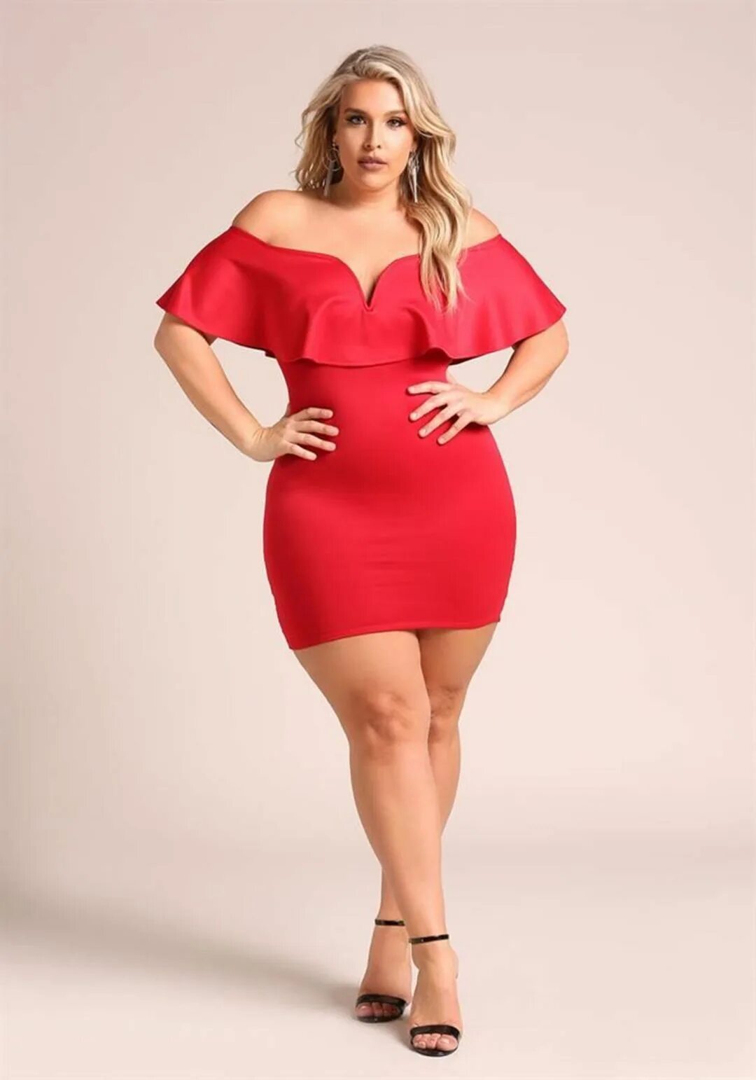 Девочки пышечки. Модели Кинг сайз. Красивые толстушки. Модели Plus Size. Пышные девушки.