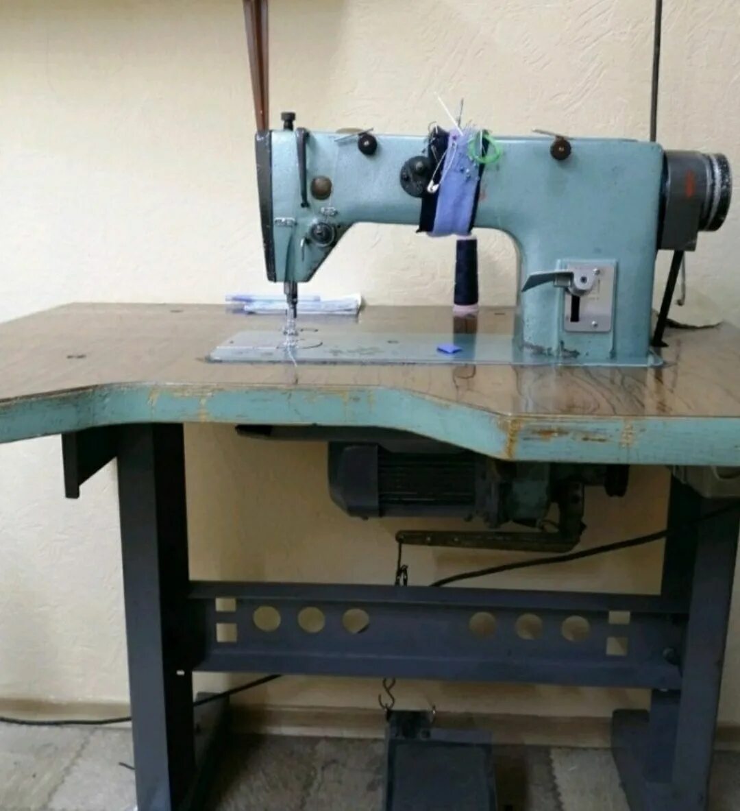 1022м швейная машина. Промышленная швейная машинка 1022. Швейная машинка Промышленная кл 1022. Швейная машина 1022 м класса. Швейная машинка 1022