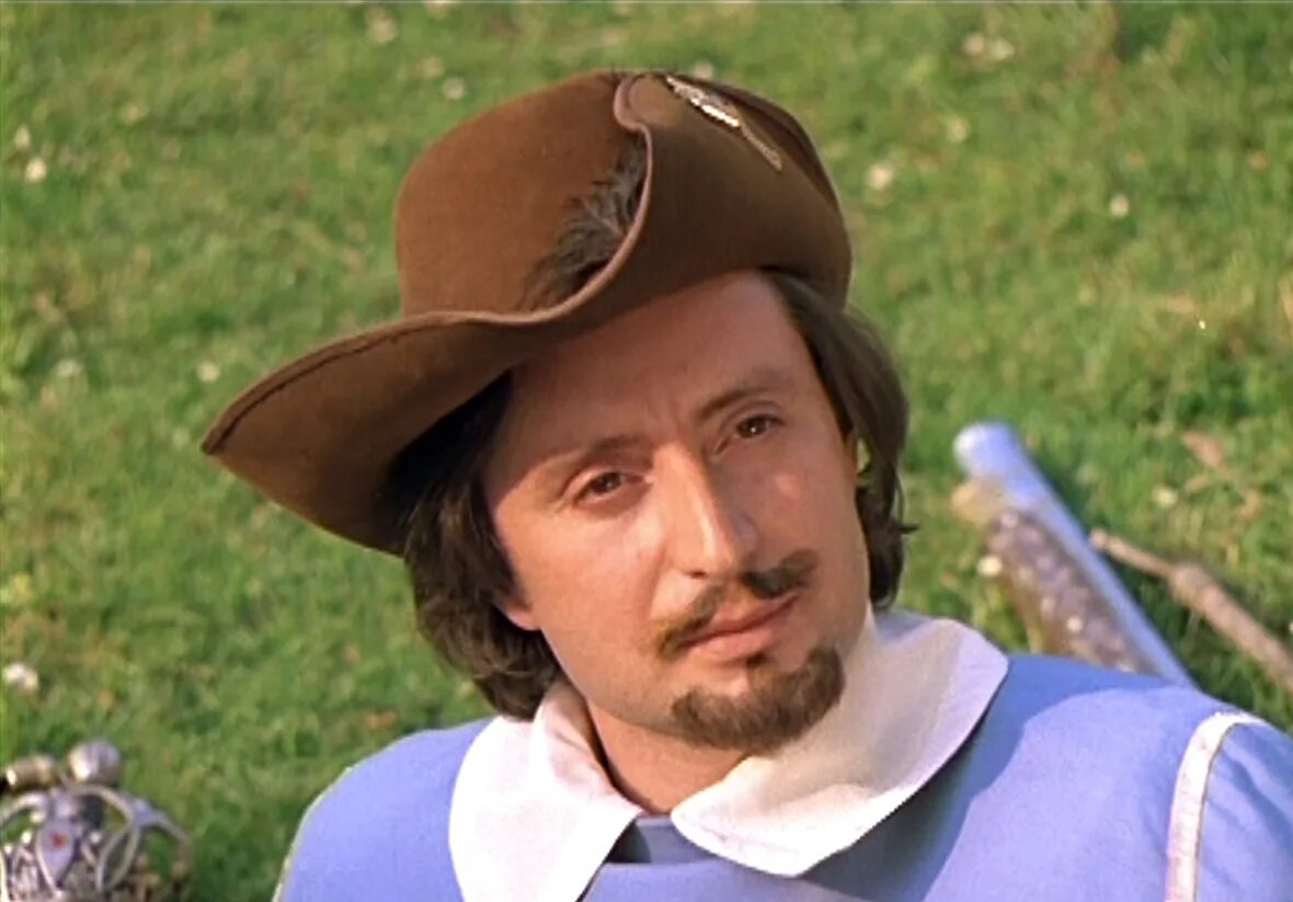 Athos (Venjamin Smekhov) near the close of "D'Artagnan and the Three Musketeers,