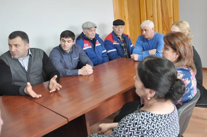 Хасавюртовский электросети. Карагишиев бабаюртовский район. Мфц город хасавюрт. Глава хасавюртовского района 2022. Электросети хасавюрт.