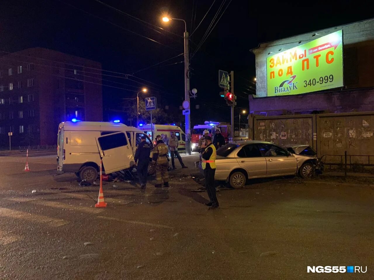 5 октября омск. Авария 10 лет октября Омск. Авария на 10 лет октября Омск сегодня. ДТП на 10 лет октября Омск сегодня.